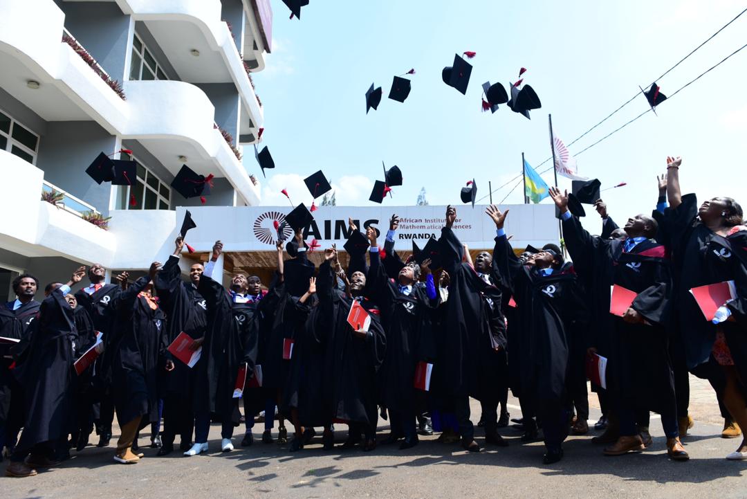 Abanyeshuri bagera kuri 200 bamaze kurangiza amasomo yabo muri AIMS