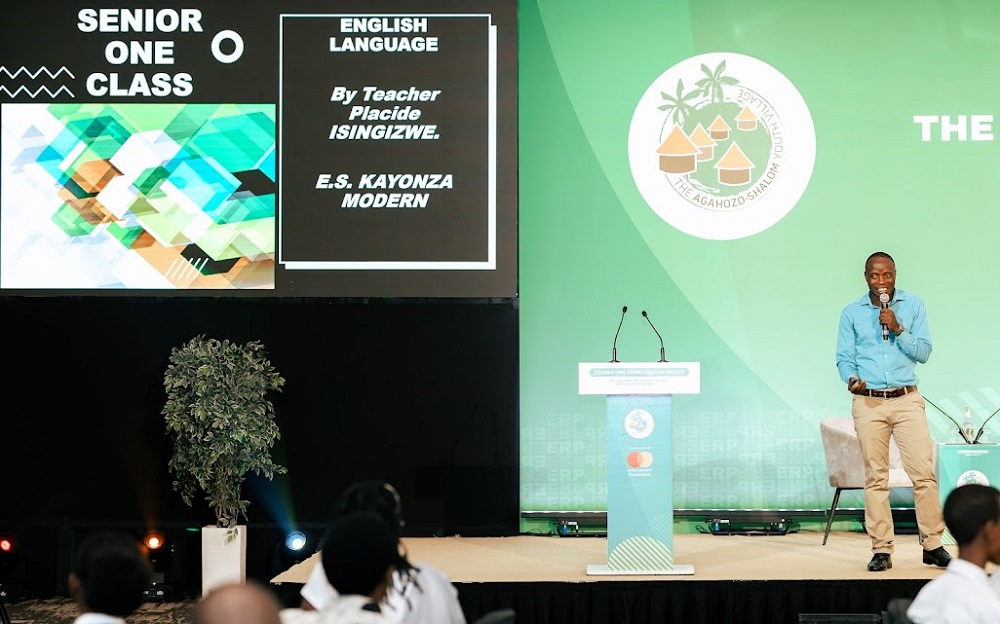 abarimu bagaragarije abitabiriye uko bakoresha ikoranabuhanga