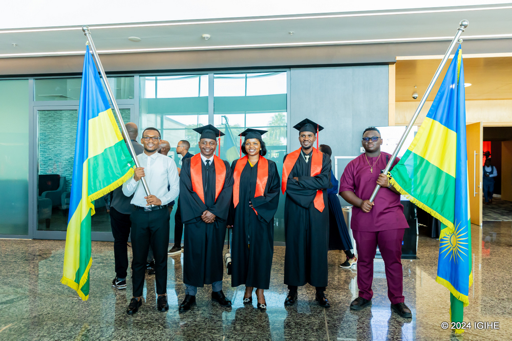 Abasoje amasomo biganjemo Abanyarwanda
