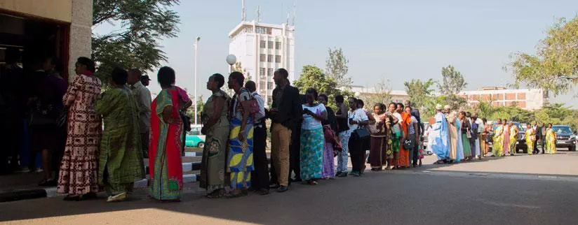 Kugira ngo Perezida Kagame yemererwe kwiyamamaza mu 2017, byaturutse ku Banyarwanda basabye ko Itegeko Nshinga rivugururwa