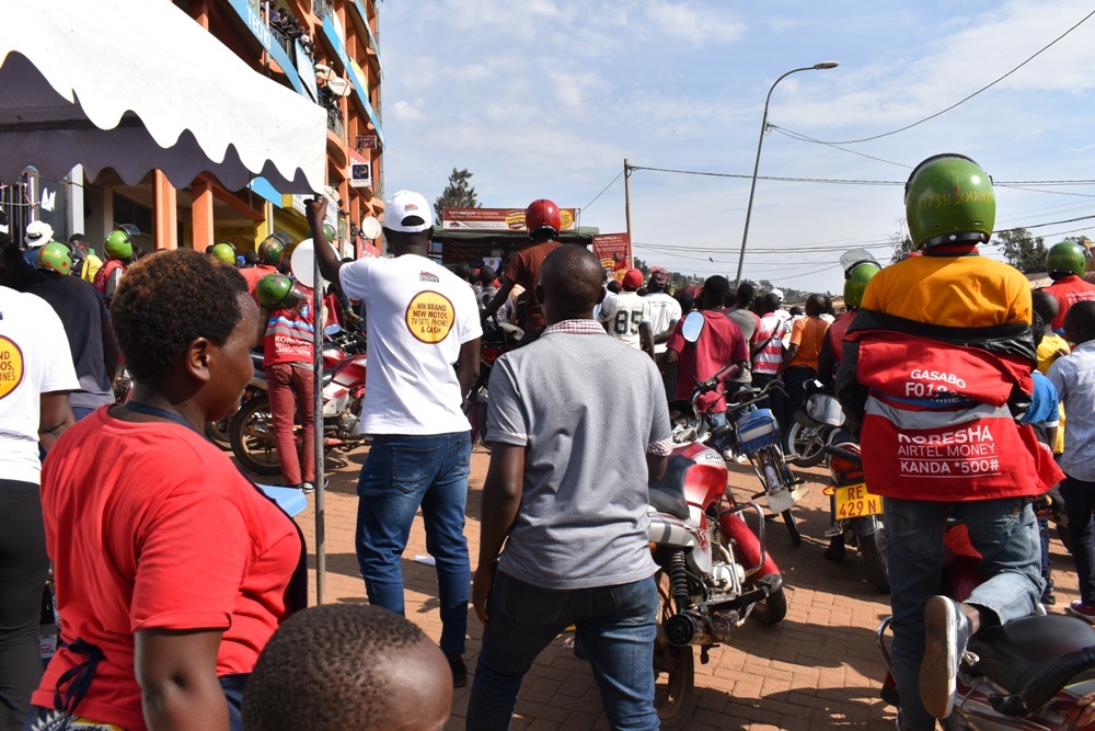 Abatari bake bitabiriye ibirori byo gusoza ubukangurambaga bwa Eazzypay&Win