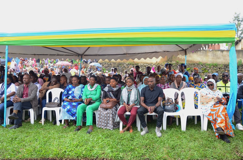 Abaturage b'i Rubavu batumye Minisitiri Biruta kubasabira imbabazi