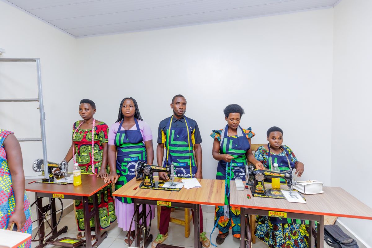 Abaturage ba Nkamba bishimiye imashini zidoda bahawe