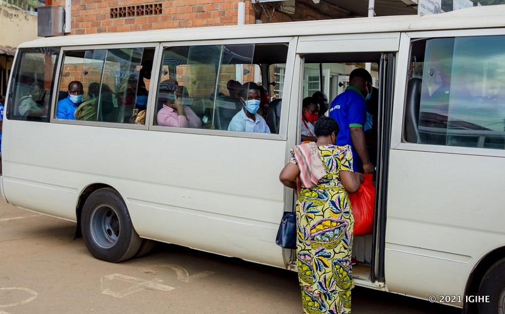 Abatwara abantu n'ibintu muri gare ya Nyabugogo bavuze ko bari bamaze iminsi babayeho nabi