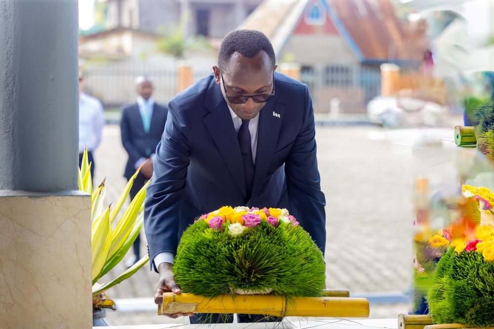 Abayobozi b'iyi banki kandi bashyize indabo ku mva