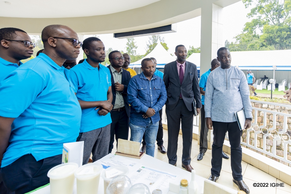 Abayobozi batandukanye basuye ibikorerwa mu kigo NIRDA