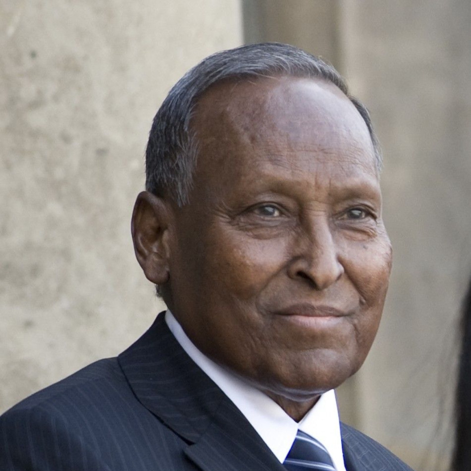 Abdullahi Yusuf Ahmed ubwo yari ku butegetsi, yasuye u Rwanda mu bihe bitandukanye agamije gushaka amasomo Somalia yakwigira k'u Rwanda nk'ibihugu bihuriye ku kuba byaraciye mu bibazo bikomeye
