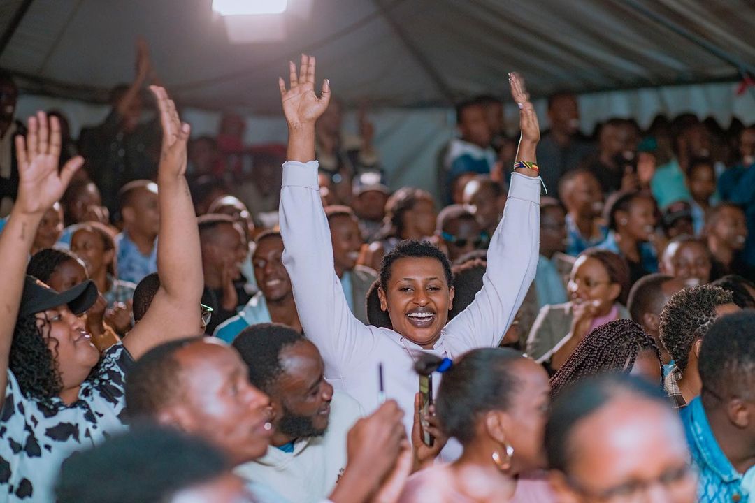 Abenshi batahanye akanyamuneza ku maso