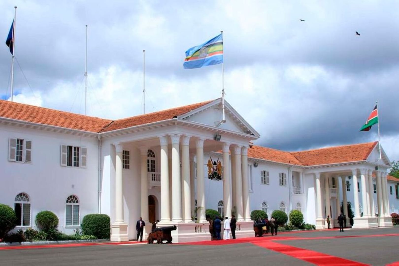 Abigaragambya bashaka kwinjira mu ngoro y'Umukuru w'Igihugu
