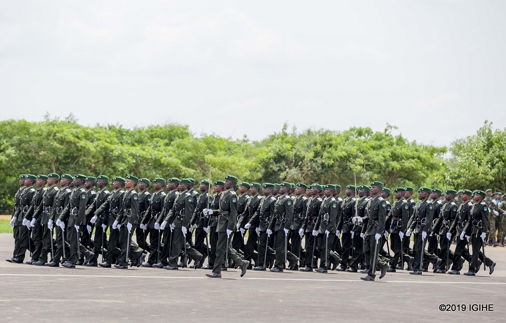Abofisiye 320 ni bo basoje amasomo mu Ishuri rya Gisirikare rya Gako