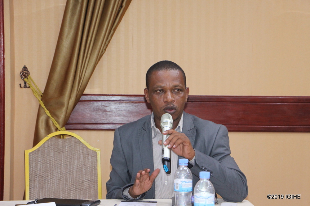 Umunyamabanga Nshingwabikorwa wa IBUKA, Ahishakiye Naphtal avuga ko ibyo Diane Rwigara yanditse birimo kwirengagiza ukuri