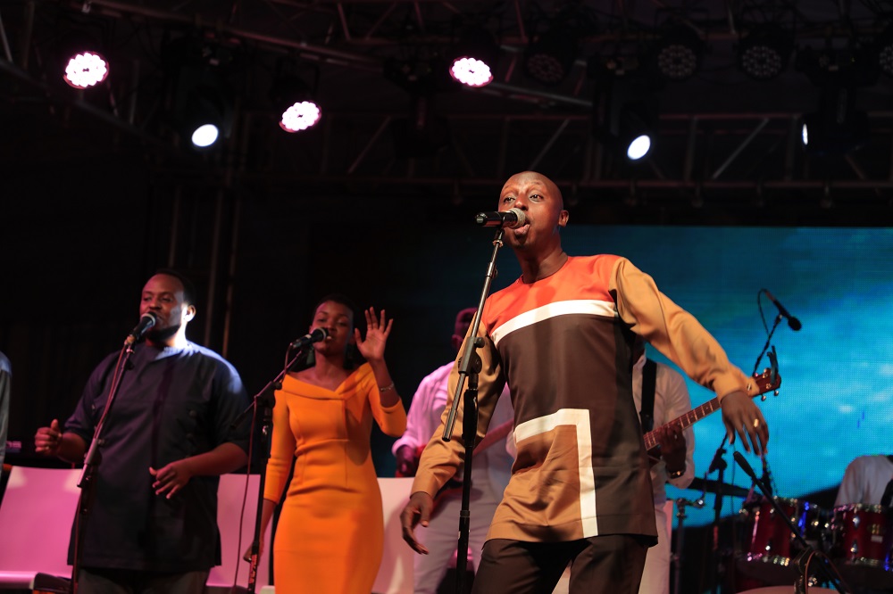 Aimé Uwimana ari mu bahanzi b’icyitegererezo kandi bubashywe mu muziki uhimbaza Imana