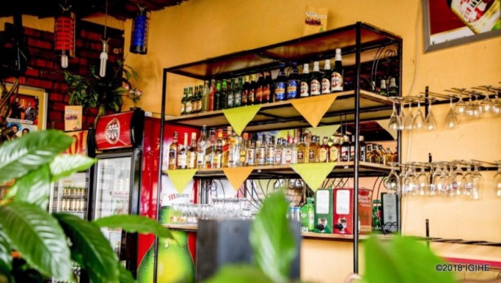 Utubari two mu Mujyi wa Kigali no mu yindi mijyi tugomba gufunga saa tatu z'ijoro naho mu cyaro ni saa moya