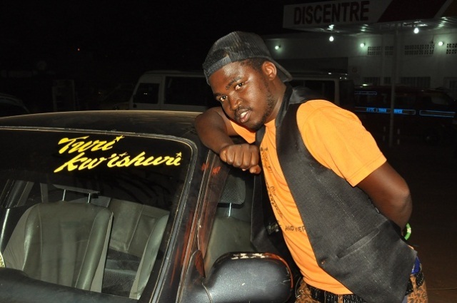 Iyi niyo modoka ya Ama G gusa muri iyi minsi yayisize irangi ry'umutuku