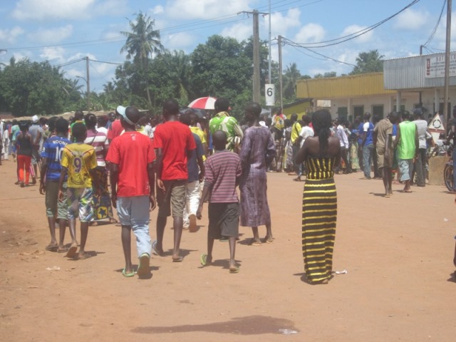 Abanya-Centrafrique bari mu rugendo rusaba amahoro