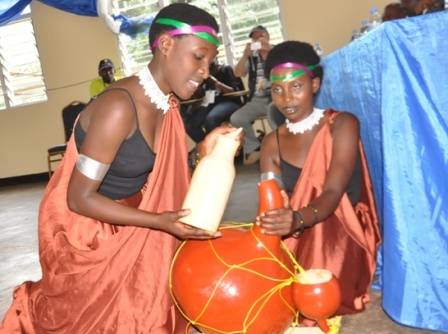 Kubuganiza amata ni bimwe mu biranga umuco nyarwanda byamuritswe muri FESPAD 2013