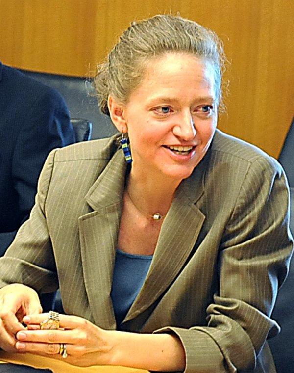 Erica J. Barks-Ruggles yarahiriye guhagararira USA mu Rwanda ku wa Mbere