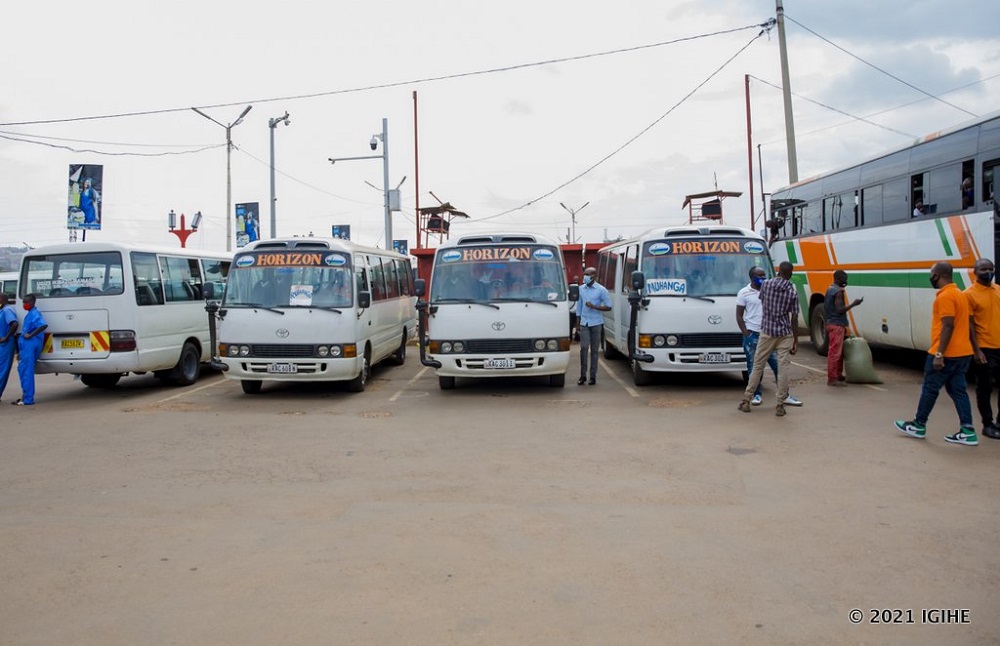 Amezi yari abaye atatu nta modoka yerekeza mu ntara wabona muri iyi Gare