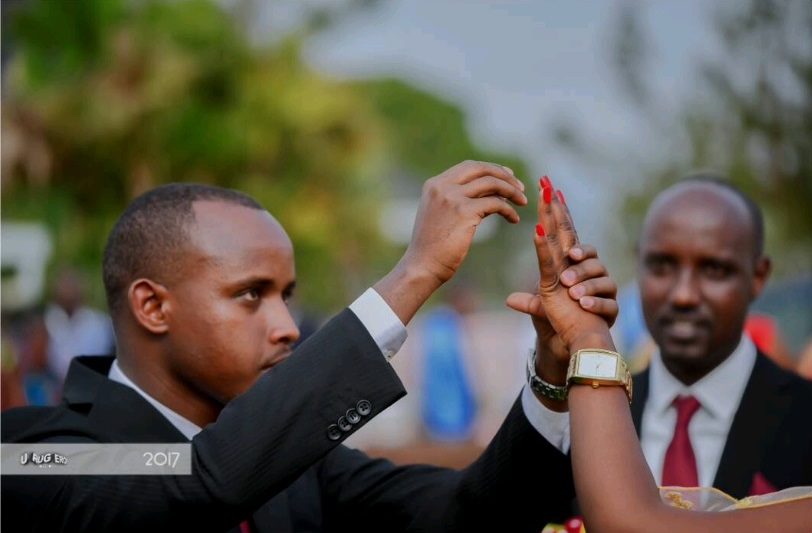 Mpore yambika Diane impeta imuhamiriza urukundo amukunda