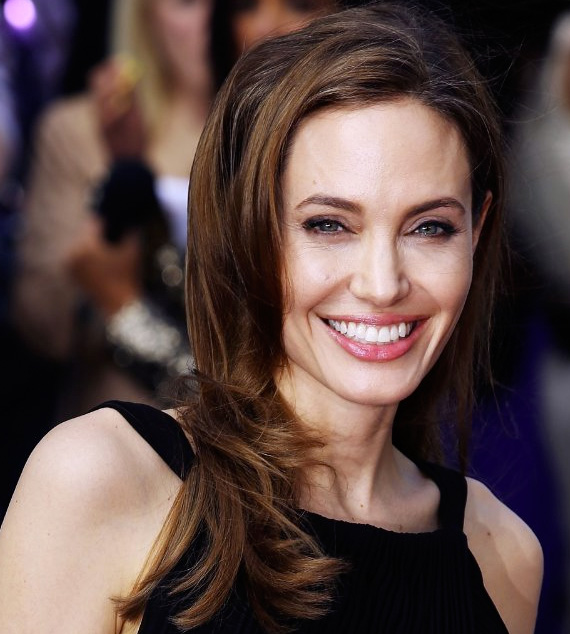 Angelina Jolie, niwe wahembwe menshi mu bagore