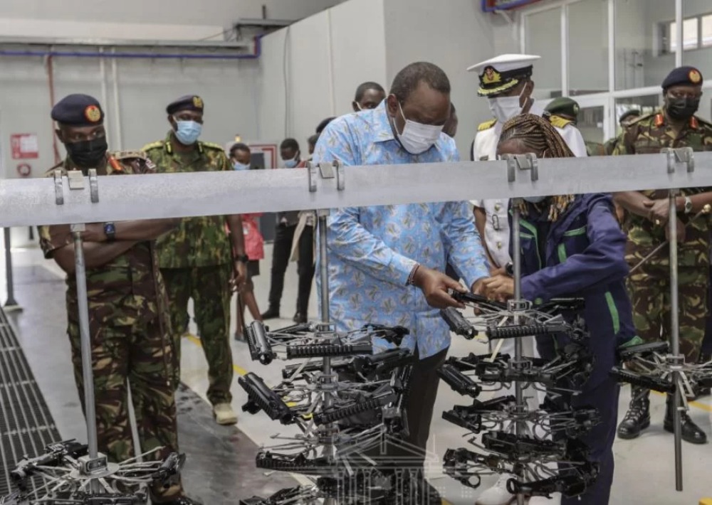 Uru ruganda ruzajya rukora imbunda nto zigera ku 12000 ku mwaka