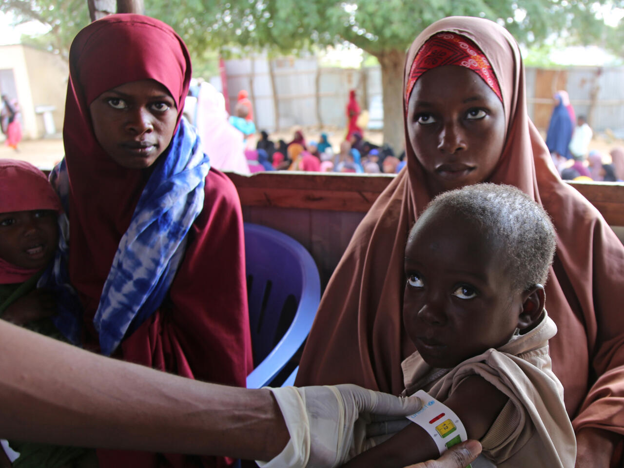 Abana bo muri Somalia bakomeje kugirwaho ingaruka n'ibibazo by'inzara byugarije iki gihugu