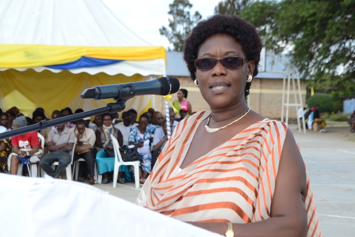 Umunyamabanga wa Leta muri Minisiteri y’Ubutegetsi bw’Igihugu ushinzwe imibereho myiza y’abaturage Dr. Alvera Mukabaramba