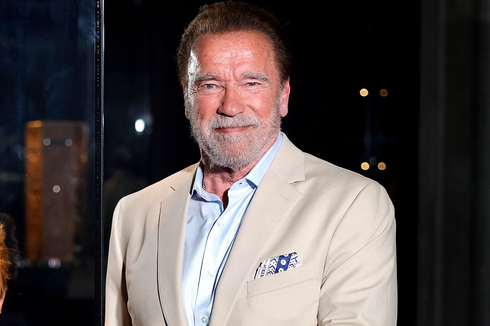 Arnold Schwarzenegger yasabye abimukira kubaha amategeko ya Amerika