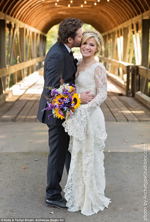Kelly Clarkson yashyingiwe na Brandon Blackstock