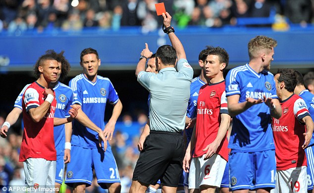 Gibbs yahawe ikarita itukura nyamara atari we wari ukoze umupira n'ukuboko