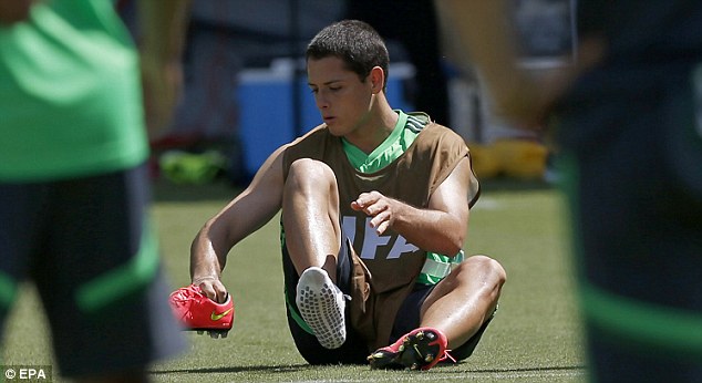 Umutoza Herrera yahisemo kubanza hanze Chicharito