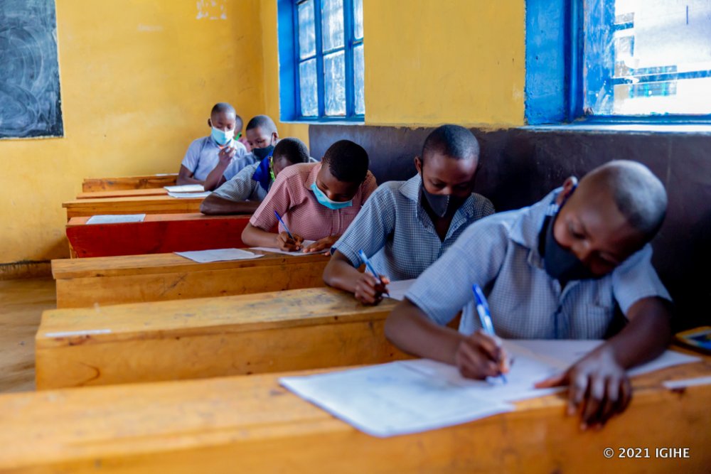 Ibizamini bya leta bisoza ibyiciro bitandukanye by'amashuri mu Rwanda, uyu mwaka bizakorwa hagati ya Nyakanga ka Kanama