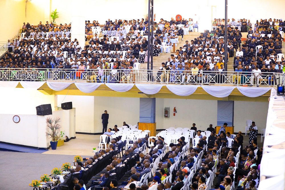 Igikorwa cyo kwibuka cyitabiriwe n'abantu benshi barimo abo mu miryango y'ababuriye ababo muri Kigali bari abakirisitu ba ADEPR