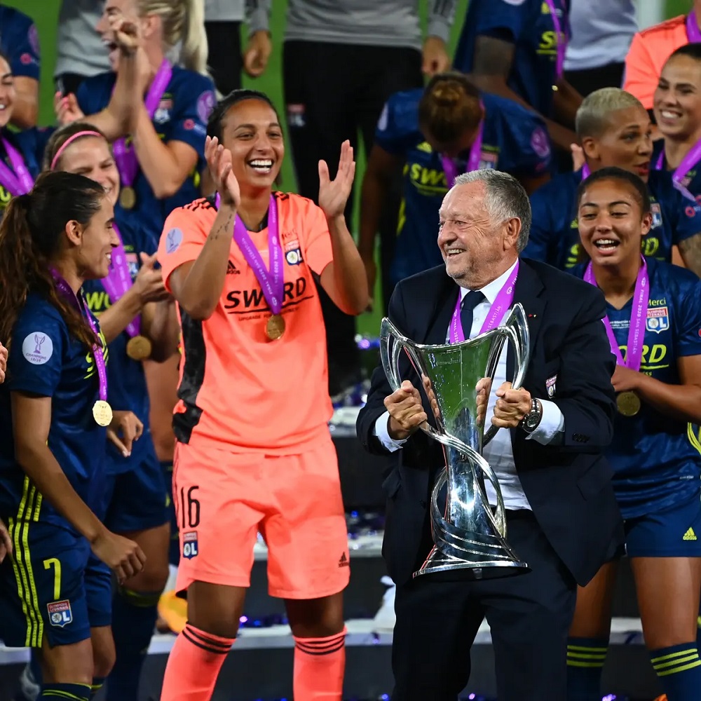 Aulas yatwaranye ibikombe byinshi n'Ikipe y'Abagore ya Lyon