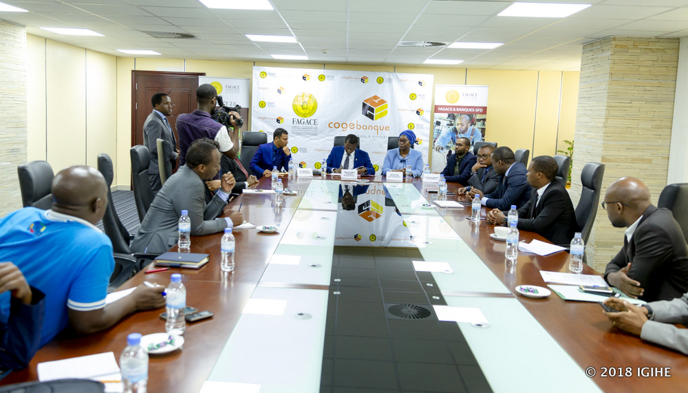 Aya masezerano yashyiriweho umukono ku Cyicaro cya Cogebanque mu Mujyi wa Kigali