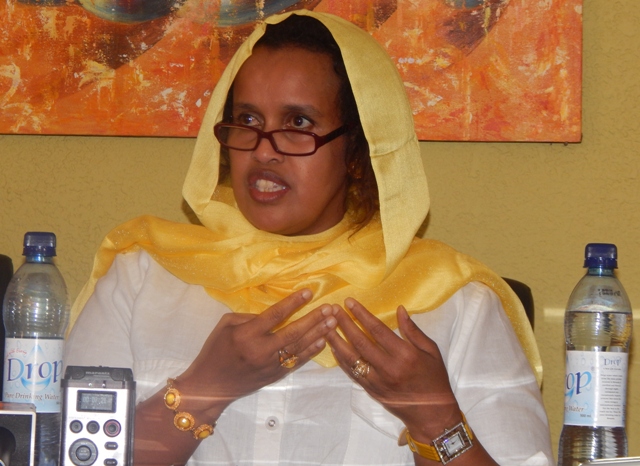 Umuyobozi mukuru wungirije wa FODEY Security , Ayan Ahmed, mu kiganiro n'Abanyamakuru