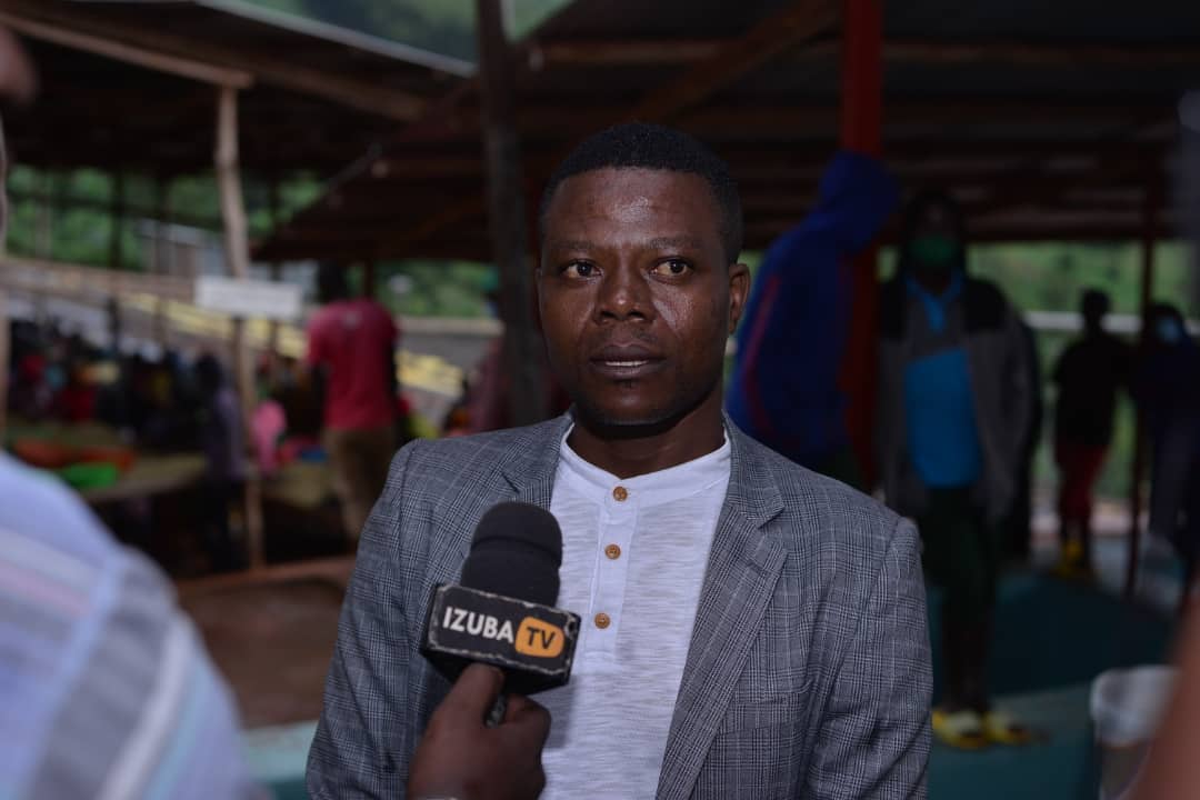 Umuyobozi w’uruganda rwa Gisaka Trading Ltd, Bizimungu Philemon, yavuze ko bakoresha abakozi bagera kuri 400 mu mwero w’ikawa
