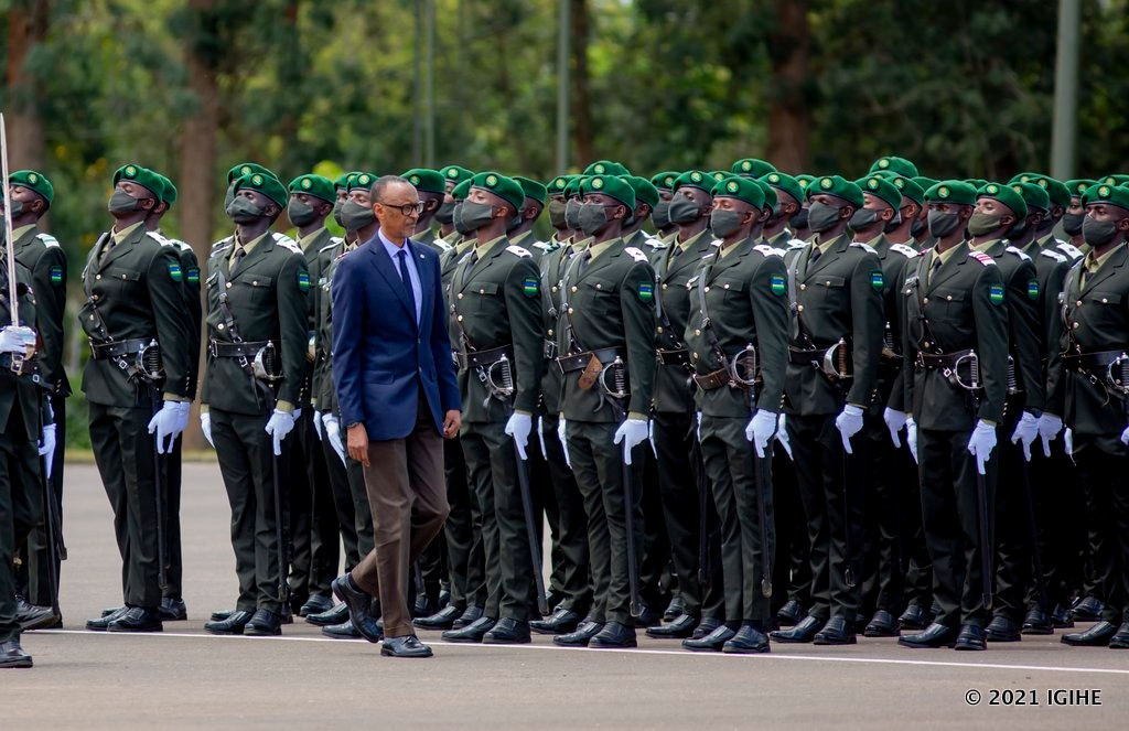 Perezida Kagame yifurije iminsi mikuru myiza ingabo z'u Rwanda n'izindi nzego z'umutekano
