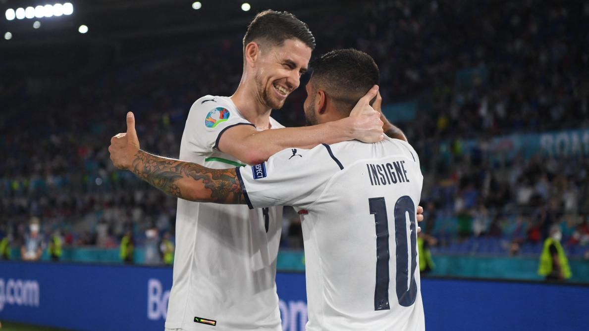 Jorginho yishimana na Insigne nyuma yo gutsinda igitego cya gatatu