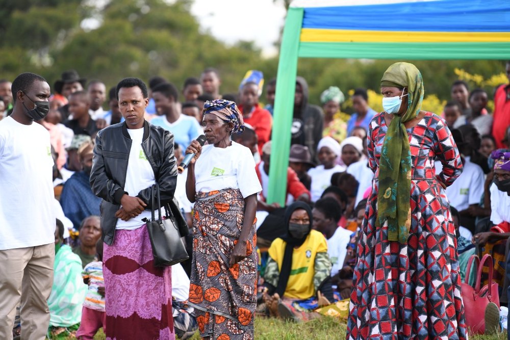 Babajije ibibazo bitandukanye bijyanye n'imibereho yabo