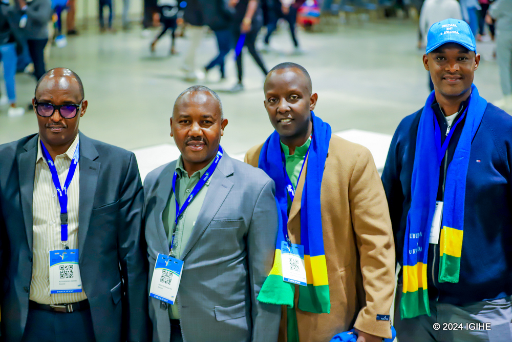 Babukereye ngo bungurane ibitekerezo ku byakomeza guteza imbere u Rwanda