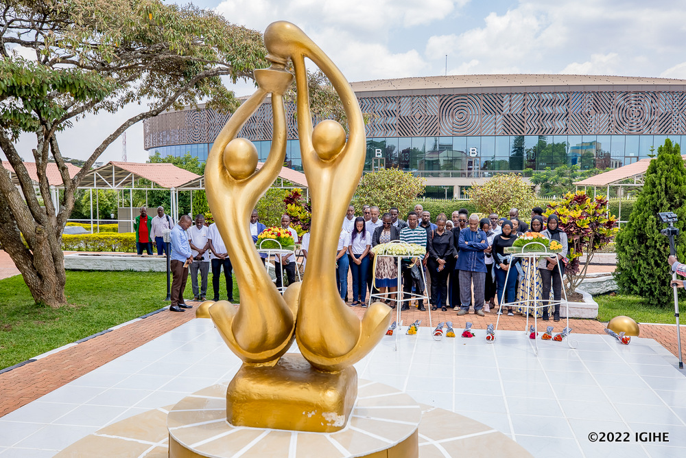 Bafashe umwanya wo kwibuka intwali z'igihugu