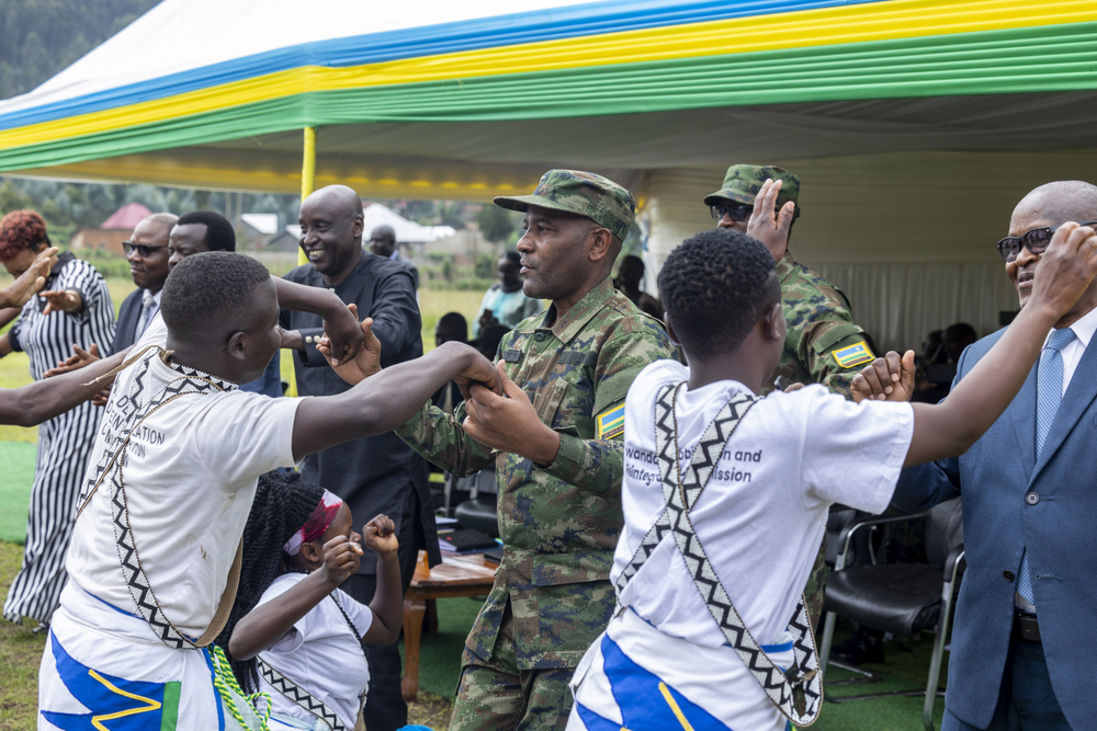 Bagaragaje impano bafite basusurutsa abitabiriye uwo muhango