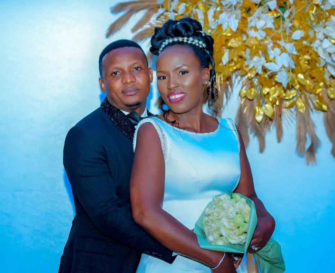 Bahati wo muri Just Family yasezeranye imbere y'Imana n'umugore we