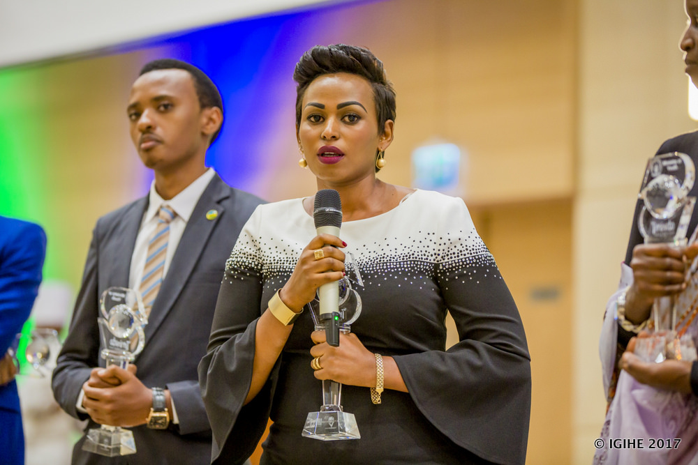Bahati Vanessa, washinze umuryango, Jordan Foundation, wita ku bana bafite ubumuga bwo kutabona na we ari mu bahembwe