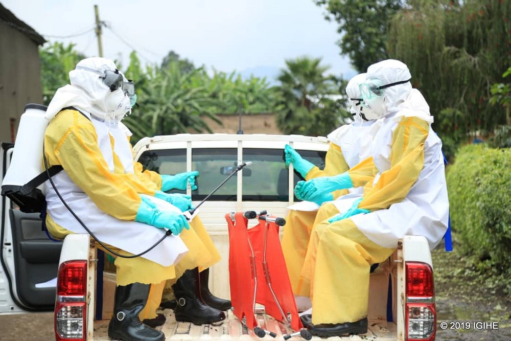 Umuntu wanduye Ebola ntaba agomba guhura n'umuzima