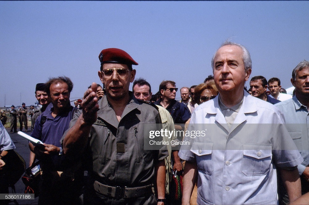 Aha hari mu 1994 ubwo Édouard Balladur yari ari kumwe na General Jean-Claude Lafourcade wari ukuriye Opération Turquoise basura inkambi z'impunzi muri Congo, yavuze ko iki gihe ibikorwa by'Ingabo ze byamuteye ishema