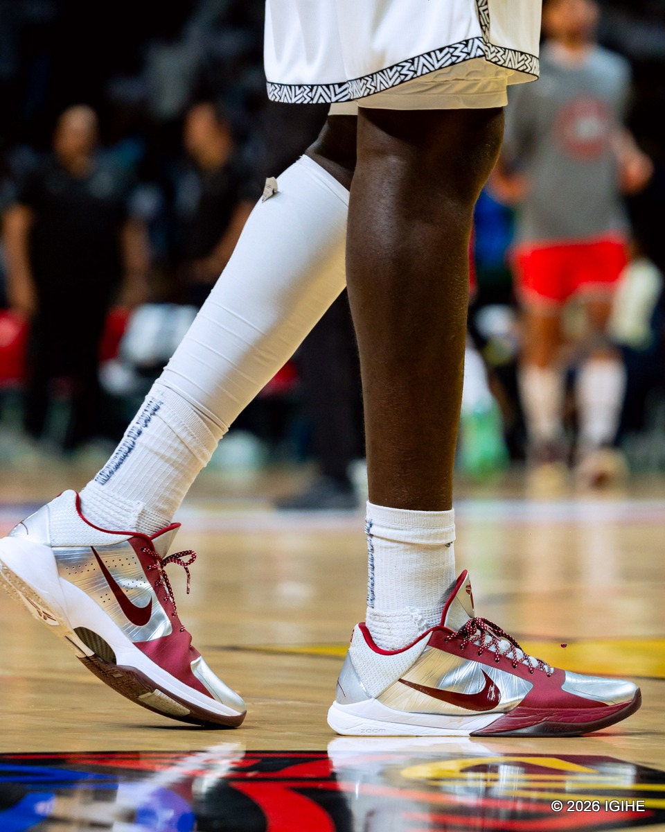 Umunya-Mali, Oumar Ballo yambaye Nike Kobe 5 Protro Lower Merion Aces Away