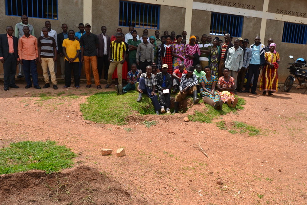 Bamwe mu banyamuryango ba koperative COTU bagaragaje impungenge ku mikorere ya koperative