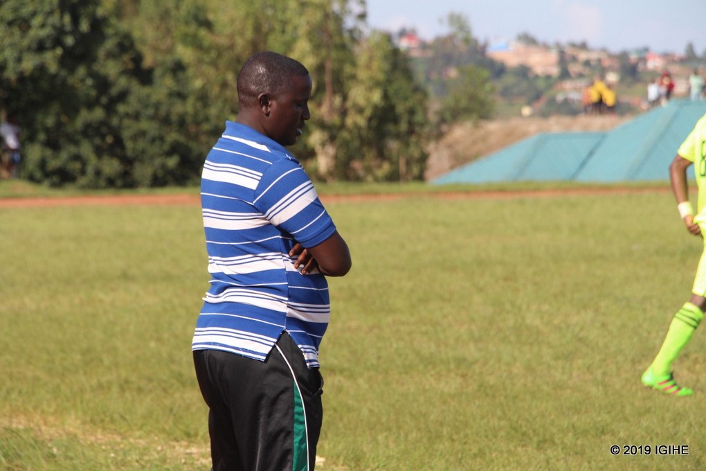 Banamwana Camarade utoza Gicumbi FC yitegereza uko ikipe ye iri kwitwara mu kibuga